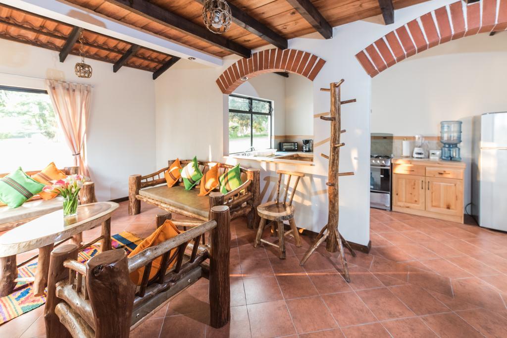 Villas Jucanya Super Higienizadas Panajachel Ruang foto