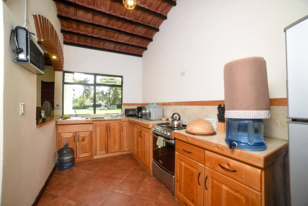 Villas Jucanya Super Higienizadas Panajachel Bagian luar foto
